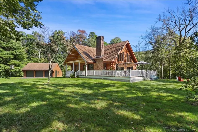 a view of house and outdoor space
