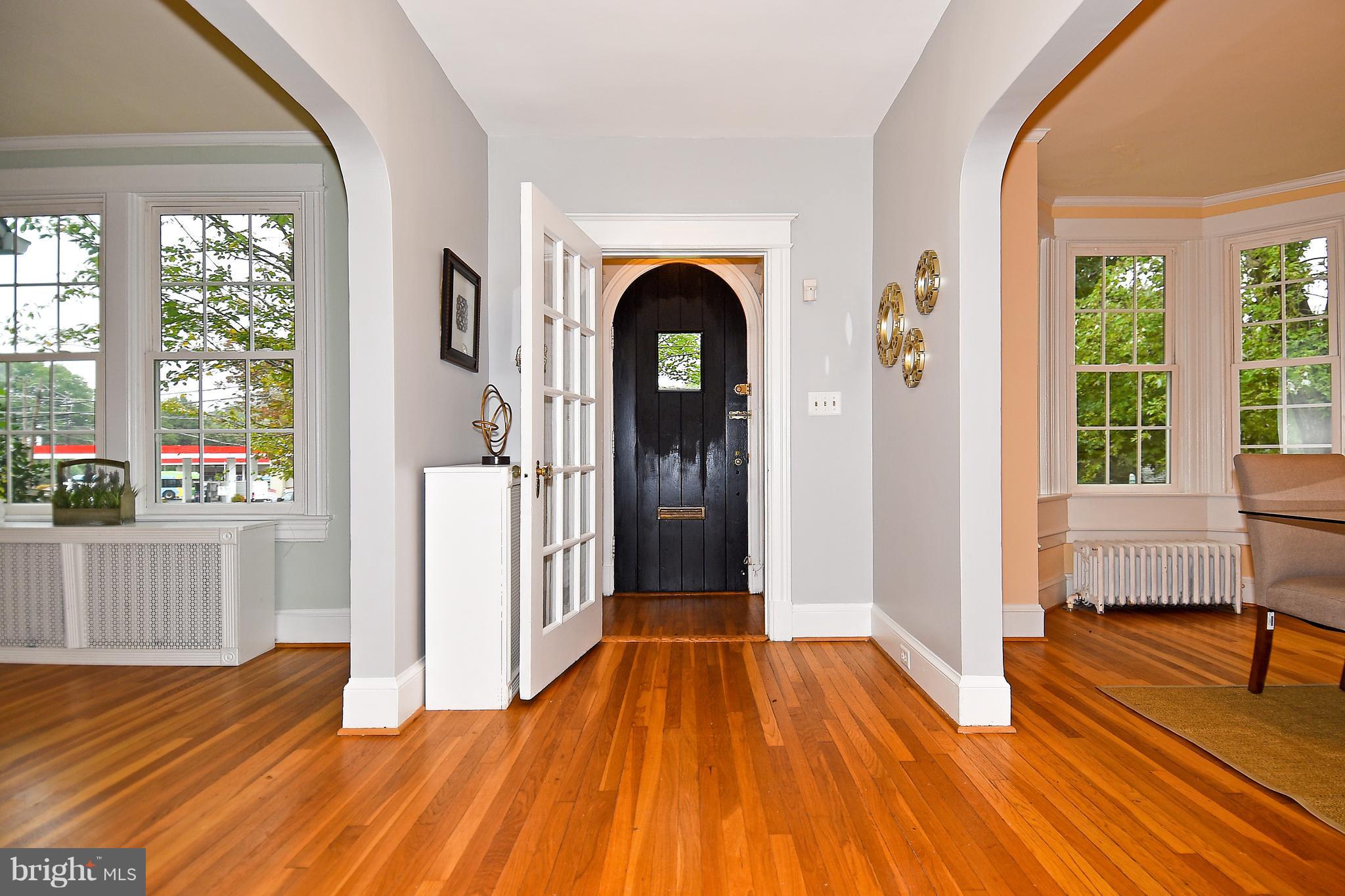 9300 Columbia Boulevard Silver Spring, MD 20910 - Photo 2 of 29 Interior (General)