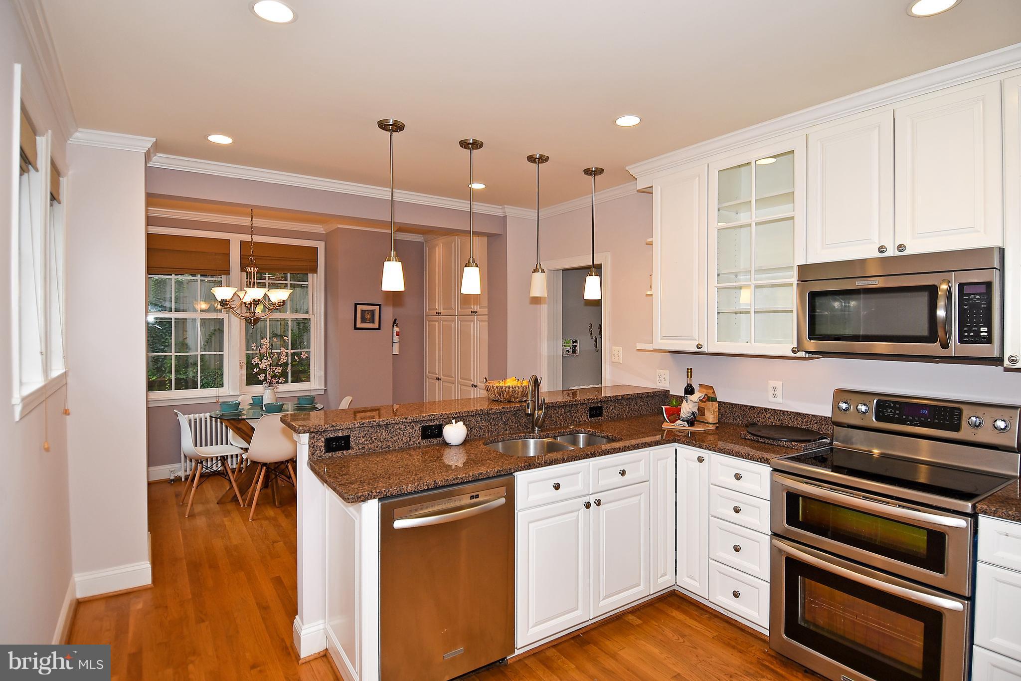 9300 Columbia Boulevard Silver Spring, MD 20910 - Photo 11 of 29 Kitchen