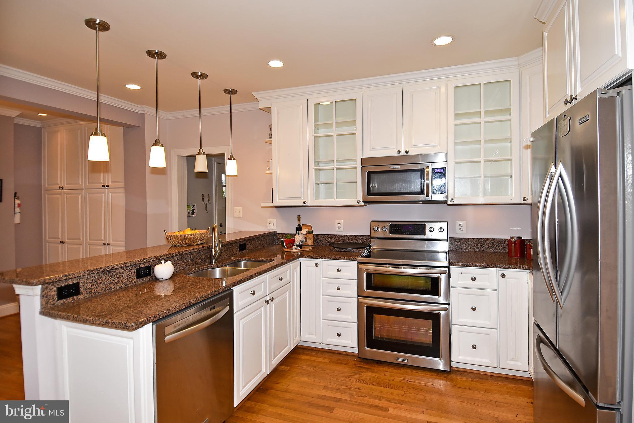 9300 Columbia Boulevard Silver Spring, MD 20910 - Photo 12 of 29 Kitchen