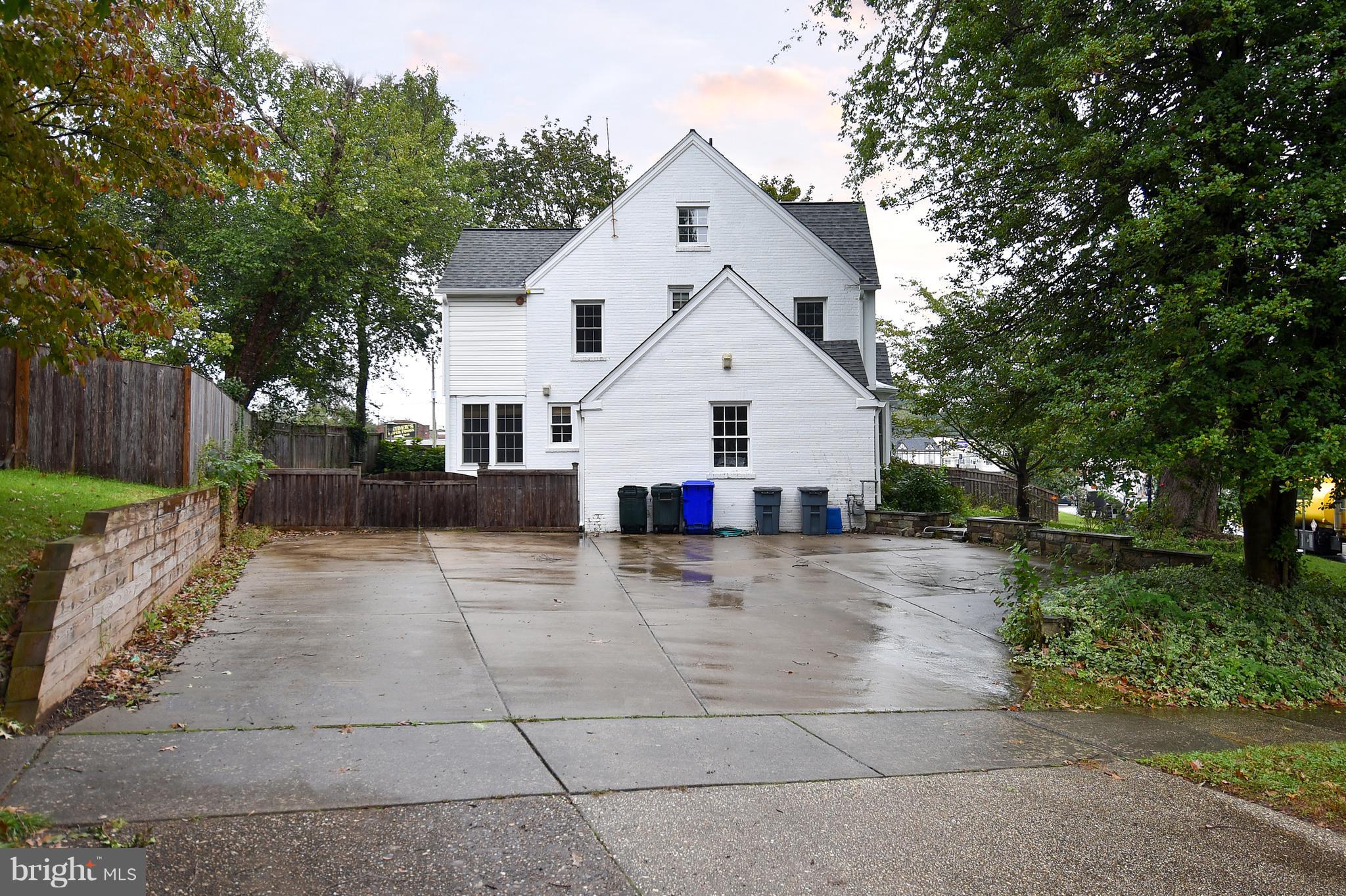 9300 Columbia Boulevard Silver Spring, MD 20910 - Photo 23 of 29 Paved Driveway