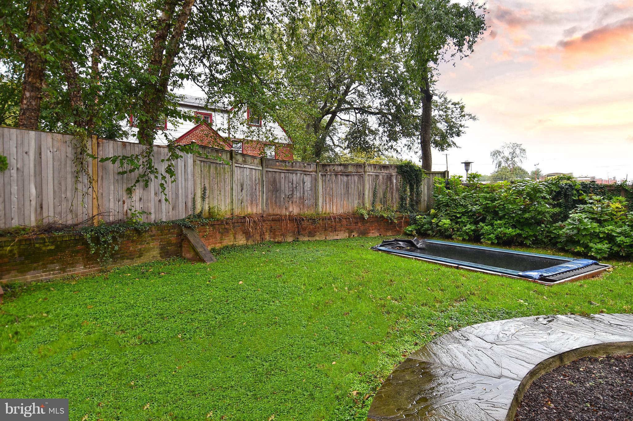 9300 Columbia Boulevard Silver Spring, MD 20910 - Photo 25 of 29 Built in Trampoline
