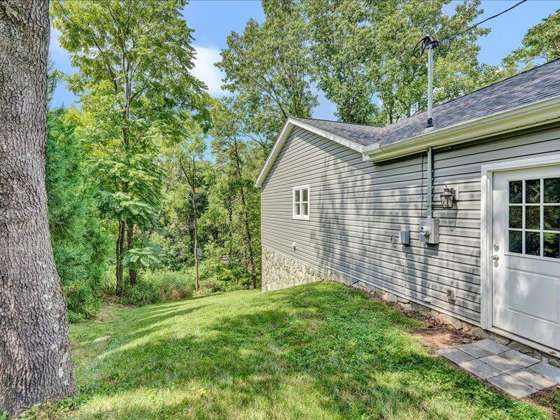 4995 Merriman Road Roanoke, VA 24018 - Photo 39 of 39 37-DSC5210