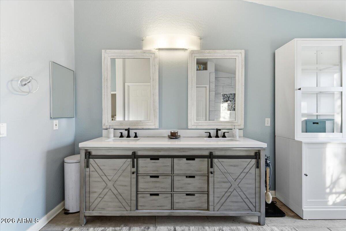 120 West Southern Hills Road Phoenix, AZ 85023 - Photo 35 of 67 Master Bath
