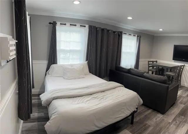 $2,500 | 110 Post Road, Westerly, RI 02891