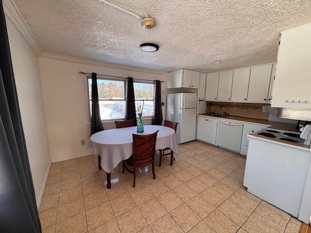 110 Post Road Westerly, RI 02891 - Photo 2 of 17