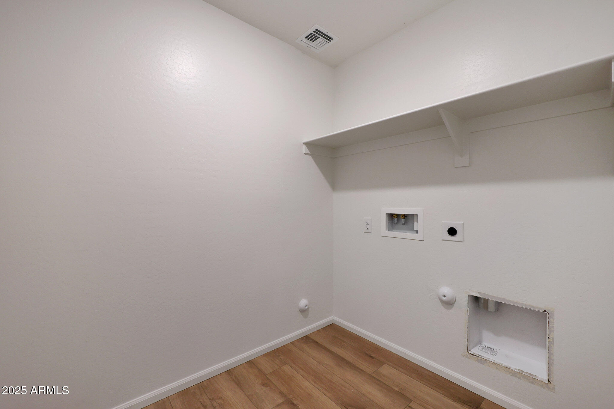 1312 Inca Drive Coolidge, AZ 85128 - Photo 14 of 21 Yucca Laundry Room