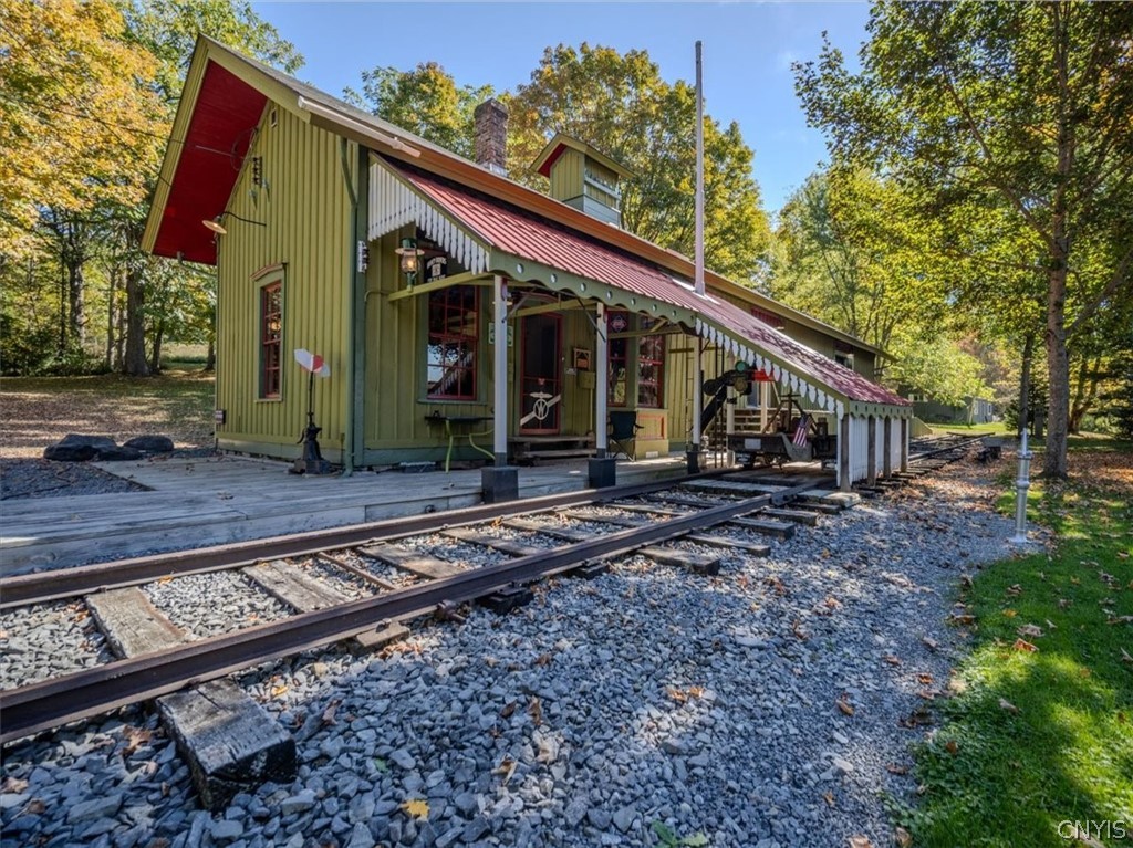 6324 East Hill Road Stockbridge, NY 13409 - Photo 2 of 37 Gallery Image 2