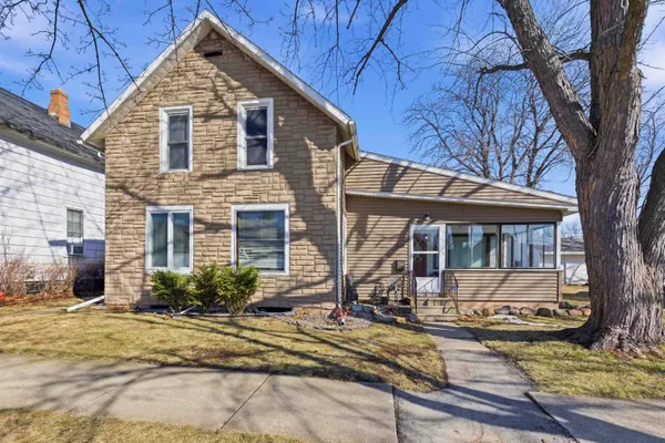 $225,000 | 118 West 6th Street, Kaukauna, WI 54130