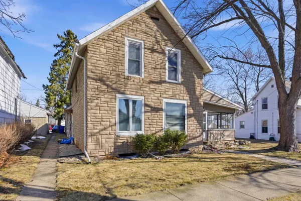 $225,000 | 118 West 6th Street, Kaukauna, WI 54130