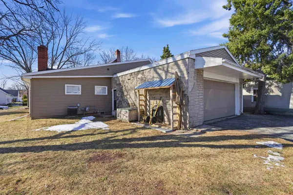 $225,000 | 118 West 6th Street, Kaukauna, WI 54130