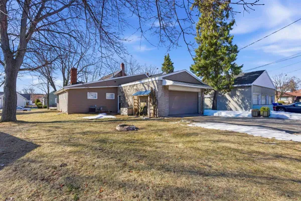 $225,000 | 118 West 6th Street, Kaukauna, WI 54130