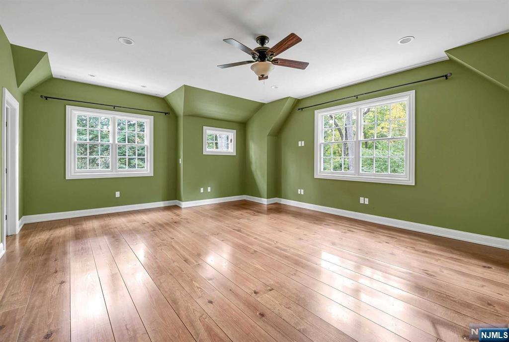 369 Annette Court Wyckoff, NJ 07481 - Photo 34 of 50 Gallery Image 34
