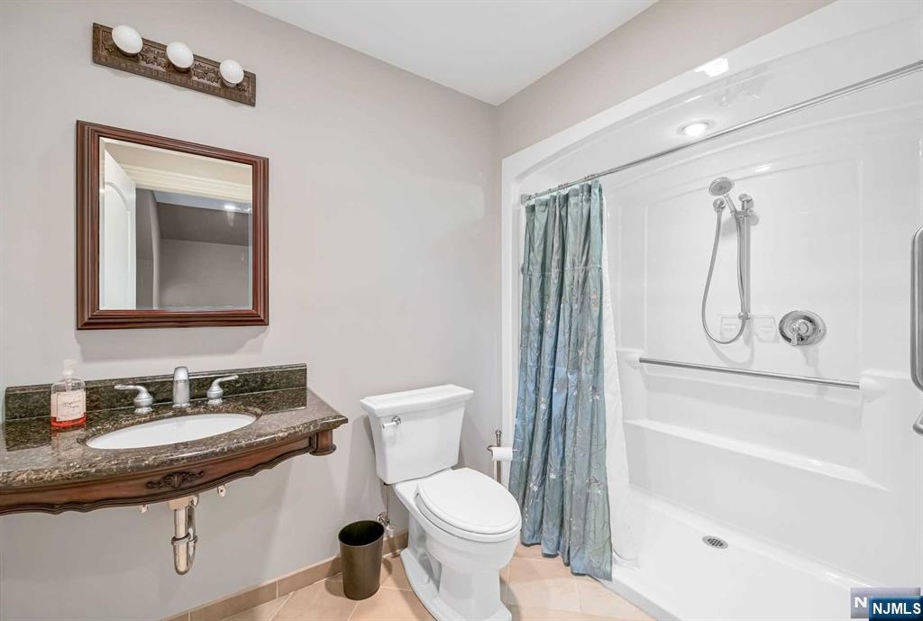 369 Annette Court Wyckoff, NJ 07481 - Photo 39 of 50 Gallery Image 39