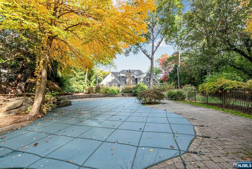 369 Annette Court Wyckoff, NJ 07481 - Photo 8 of 50 Gallery Image 8