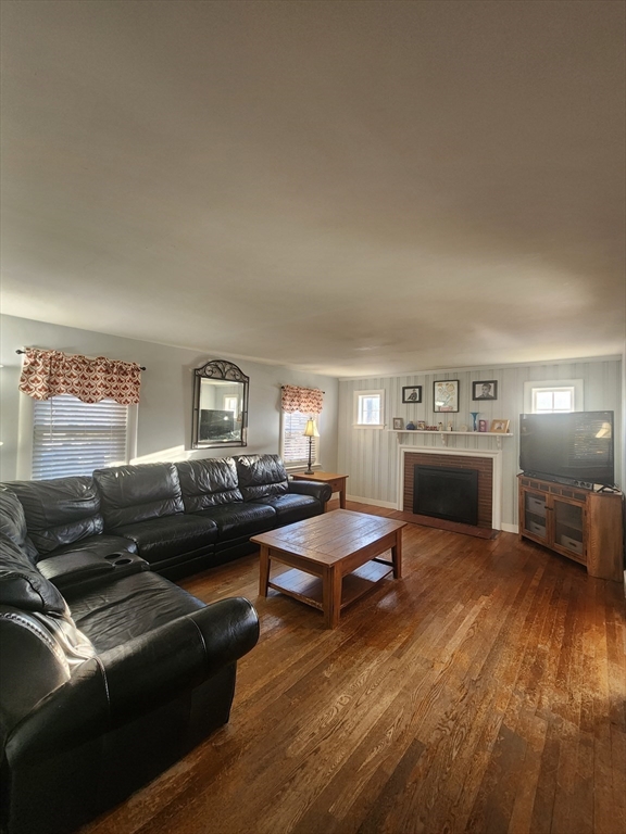 471 Cedar Brook Road Lynn, MA 01904 - Photo 5 of 20 Gallery Image 5