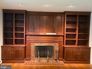 707 Anne Street Southwest Leesburg, VA 20175 - Photo 3 of 14 custom book cases !
