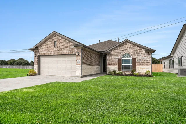 $312,990 | 3739 Crawford Street, Bay City, TX 77414