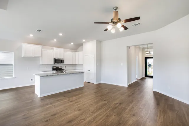 $312,990 | 3739 Crawford Street, Bay City, TX 77414