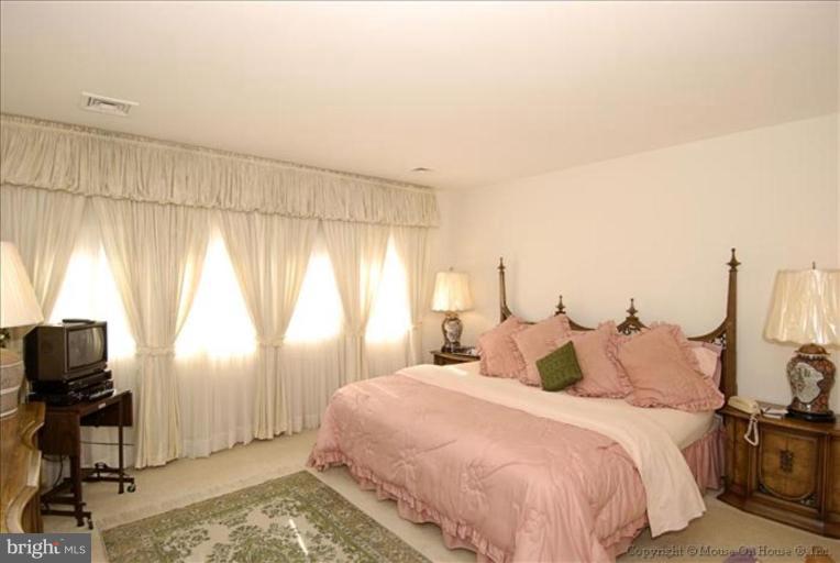 17024 Barn Ridge Drive Silver Spring, MD 20906 - Photo 20 of 23 Bedroom #3