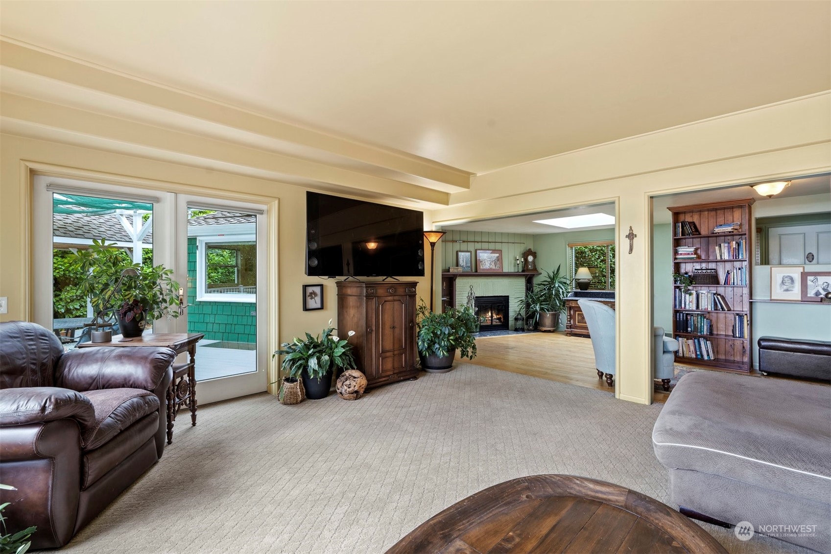 426 Lakeview Road Lynnwood, WA 98087 - Photo 17 of 33 a living room with furniture and a large window