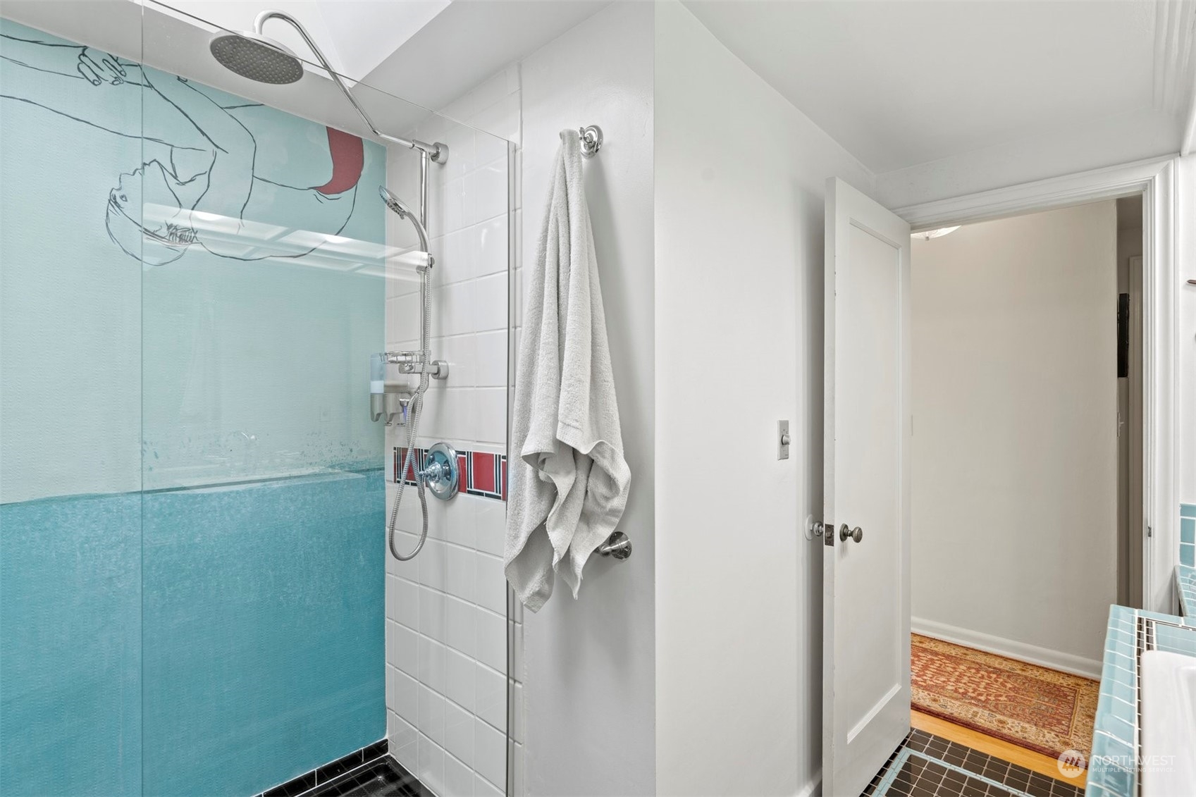 426 Lakeview Road Lynnwood, WA 98087 - Photo 20 of 33 a bathroom with a shower