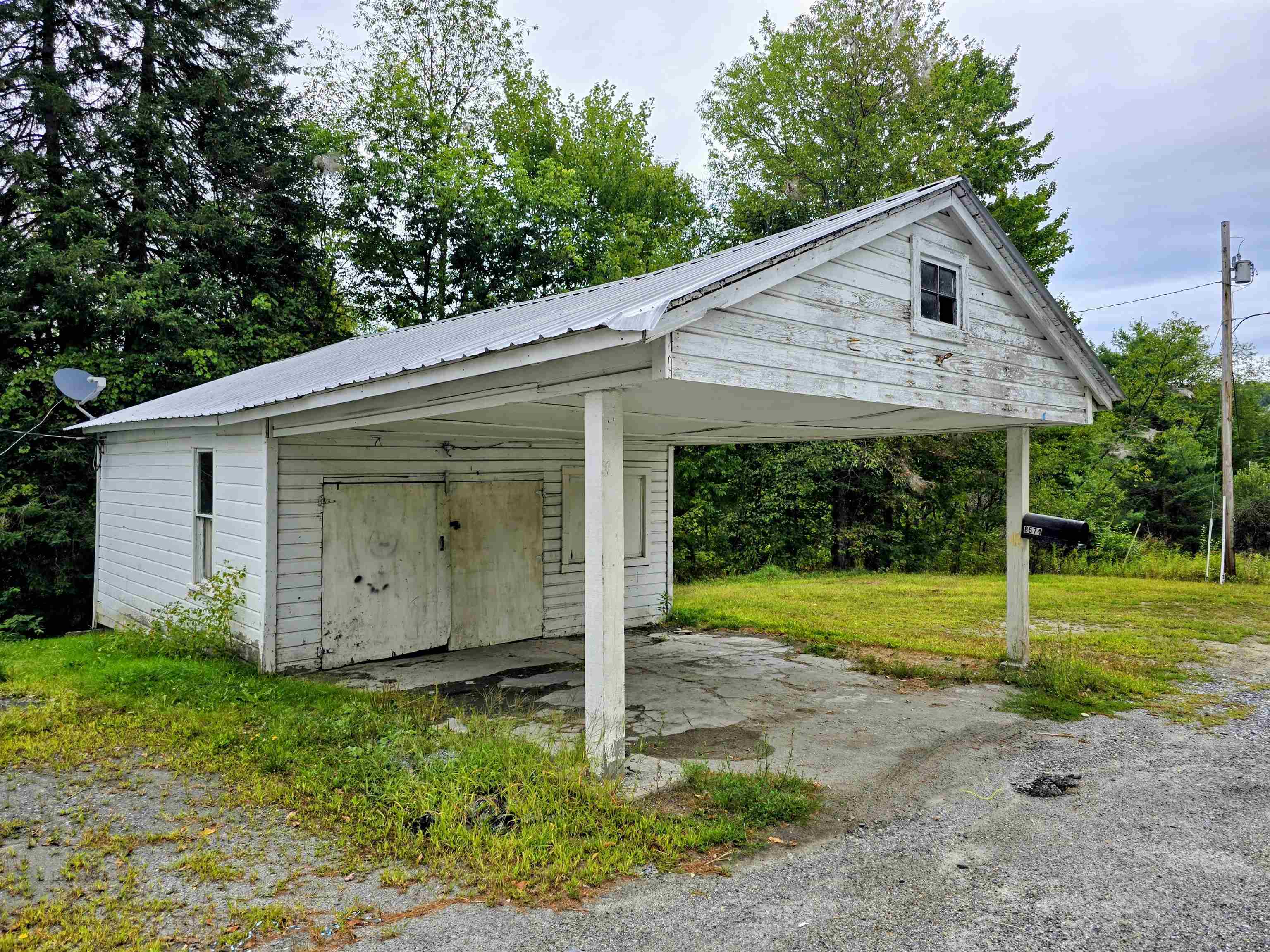 8574 Highway 25 Corinth, VT 05040 - Photo 3 of 18