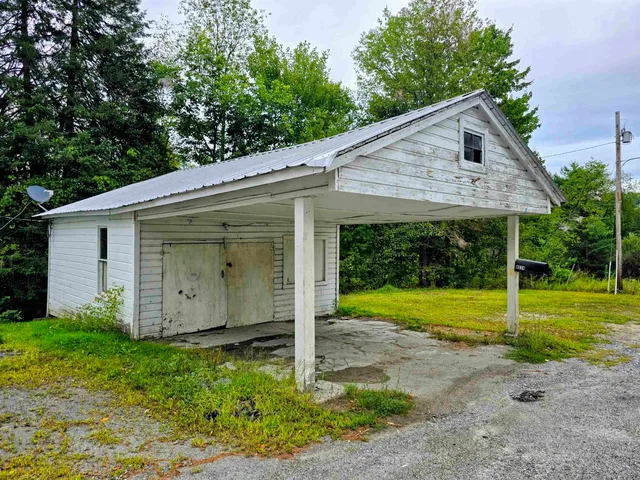 $100,000 | 8574 Highway 25, Corinth, VT 05040