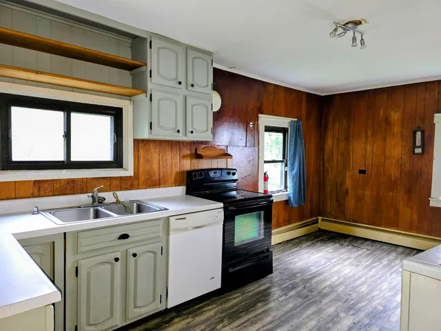 $100,000 | 8574 Highway 25, Corinth, VT 05040