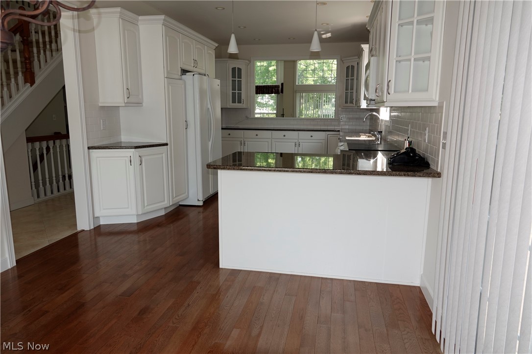 313 Burwick Road Cleveland, OH 44143 - Photo 12 of 31 Gallery Image 12