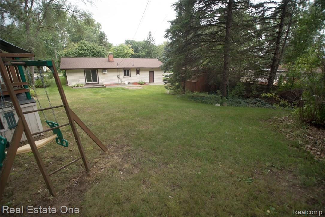 1452 Crest Road Howell, MI 48843 - Photo 30 of 33 1452 Crest-2.jpg