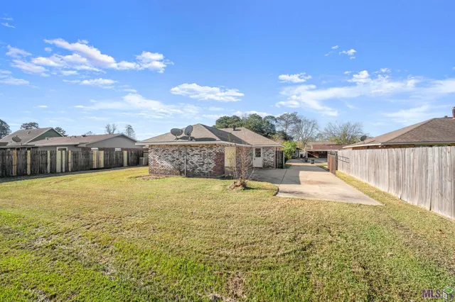 $1,700 | 5140 McCormick Avenue, Greenwell Springs, LA 70739