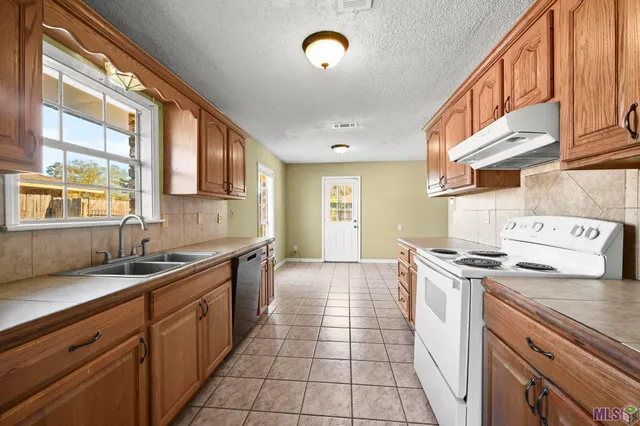 $1,700 | 5140 McCormick Avenue, Greenwell Springs, LA 70739