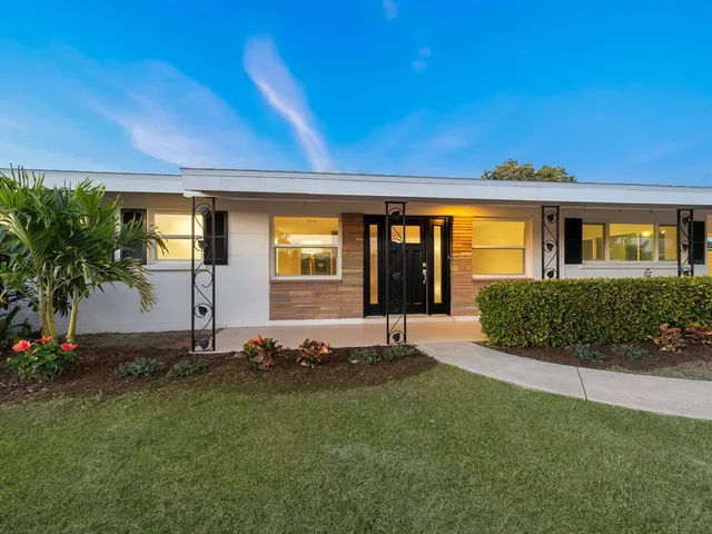 $879,000 | 2551 Hibiscus Street, Sarasota, FL 34239