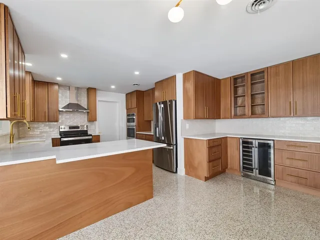 $879,000 | 2551 Hibiscus Street, Sarasota, FL 34239