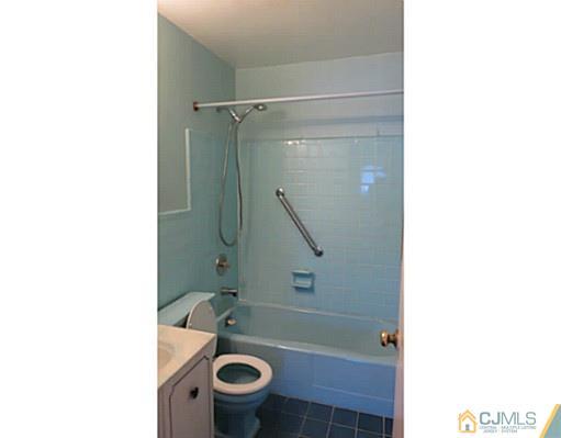 43 New Road Kendall Park, NJ 08824 - Photo 11 of 17 Gallery Image 11