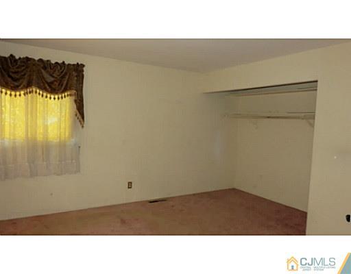 43 New Road Kendall Park, NJ 08824 - Photo 12 of 17 Gallery Image 12
