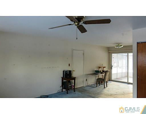 43 New Road Kendall Park, NJ 08824 - Photo 4 of 17 Gallery Image 4