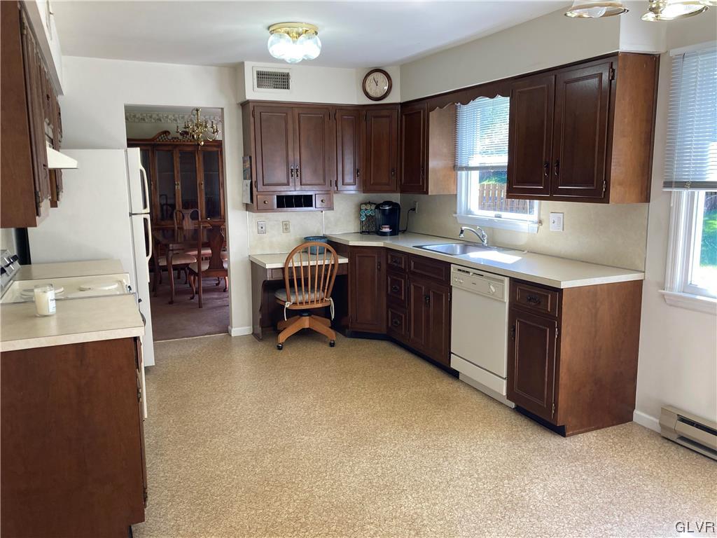 869 Blair Road Bethlehem, PA 18017 - Photo 10 of 36 Gallery Image 10