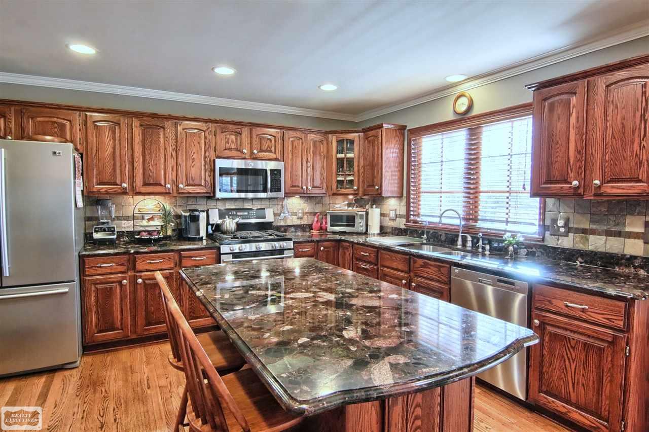 71755 Orchards End Romeo, MI 48065 - Photo 6 of 39 31278131-5.JPG
