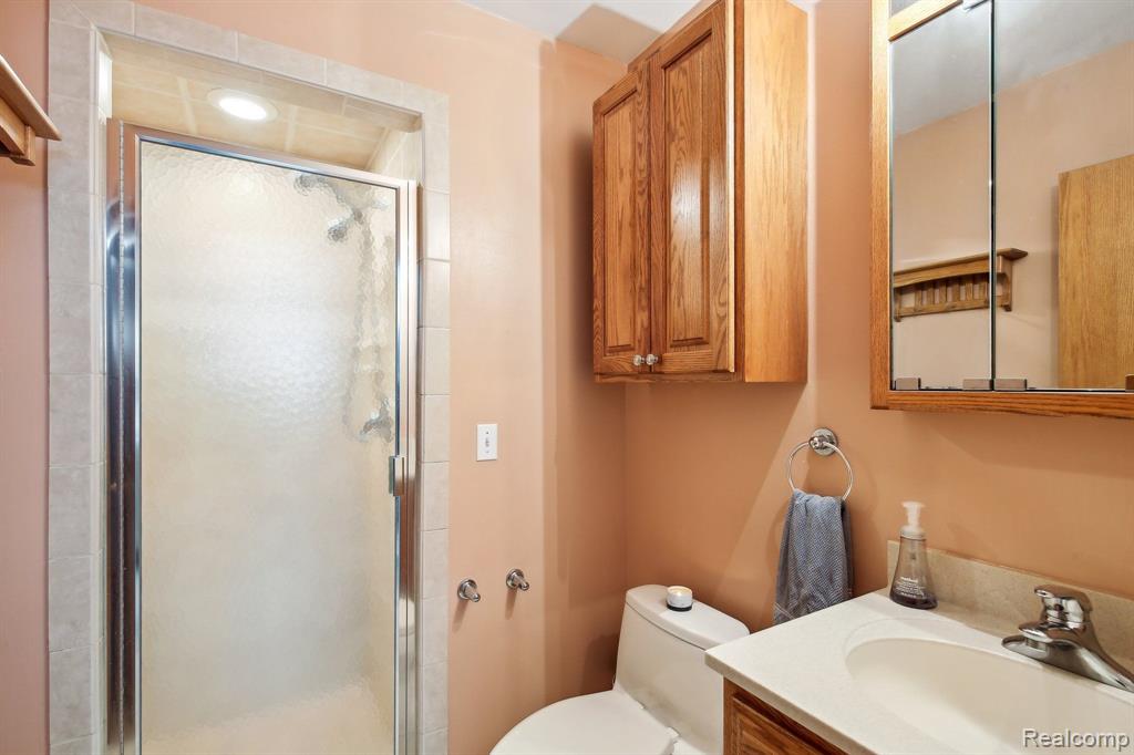 2286 Cole Road Lake Orion, MI 48362 - Photo 14 of 39 Gallery Image 14