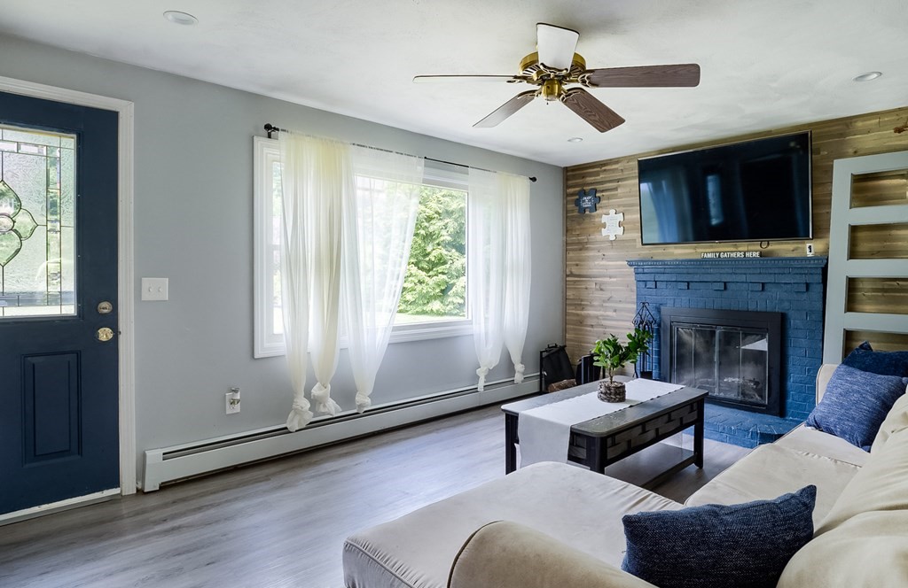 5 Hillside Road Leicester, MA 01611 - Photo 4 of 27