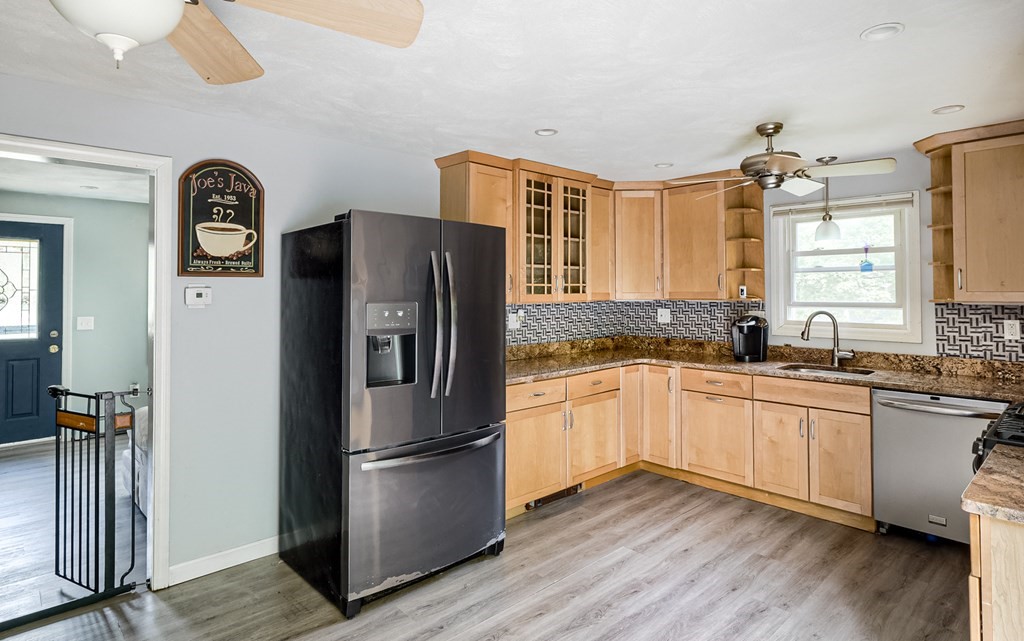5 Hillside Road Leicester, MA 01611 - Photo 8 of 27