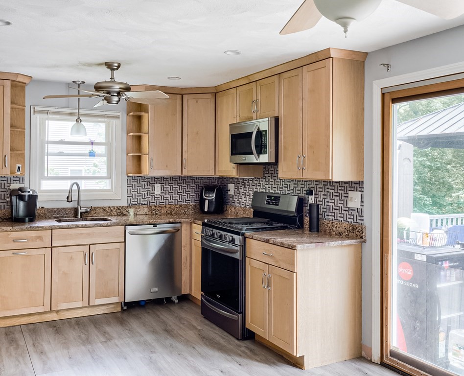 5 Hillside Road Leicester, MA 01611 - Photo 9 of 27