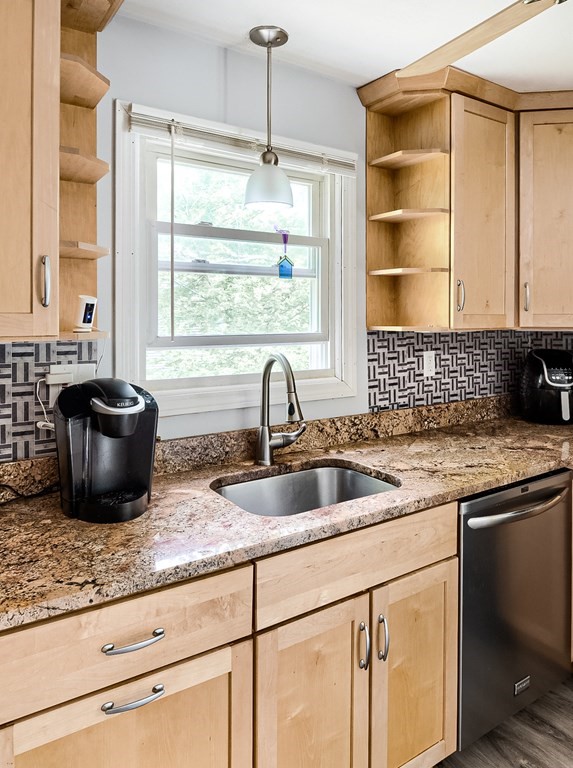 5 Hillside Road Leicester, MA 01611 - Photo 10 of 27