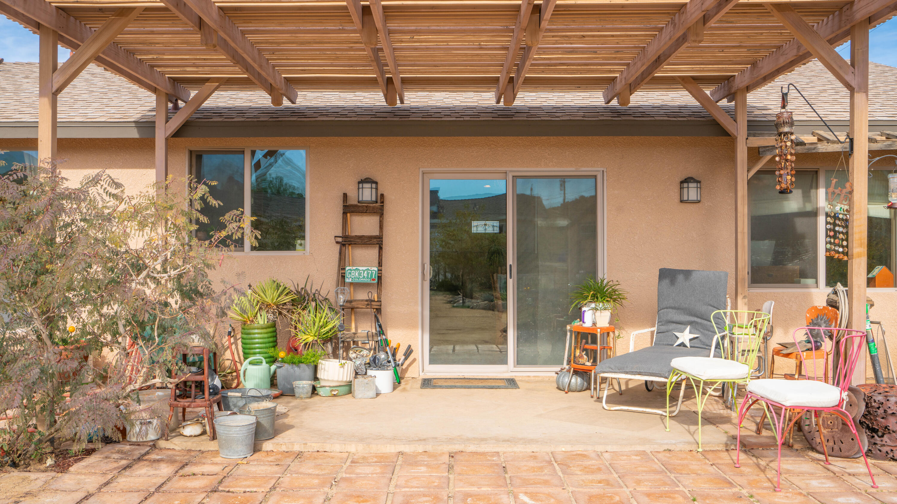61869 Grand View Circle Joshua Tree, CA 92252 - Photo 28 of 34 Backyard patio and pergola- close up