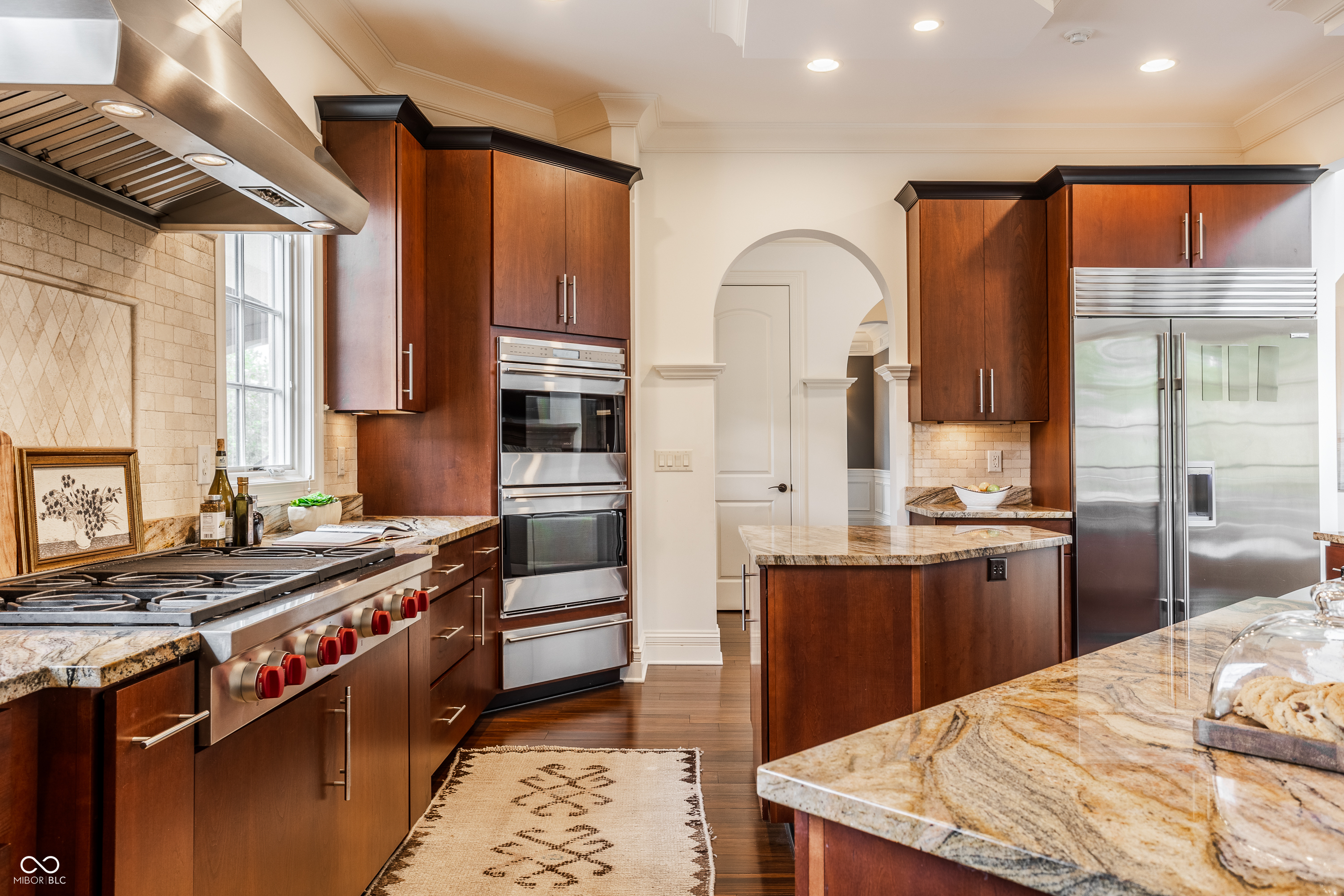 2377 Finchley Road Carmel, IN 46032 - Photo 12 of 70 Gallery Image 12
