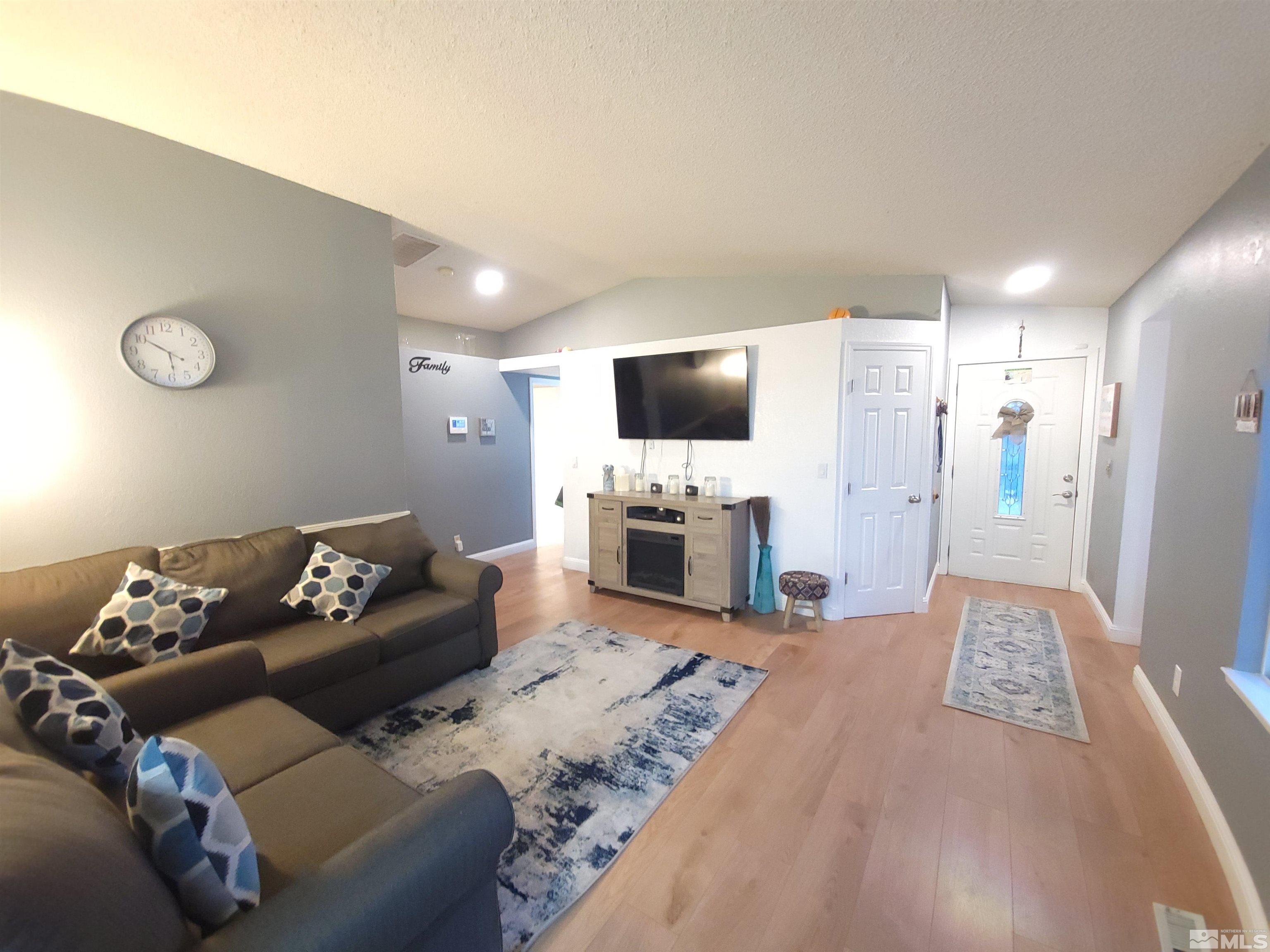 7095 Peppermint Drive Reno, NV 89506 - Photo 3 of 13 Photo 3