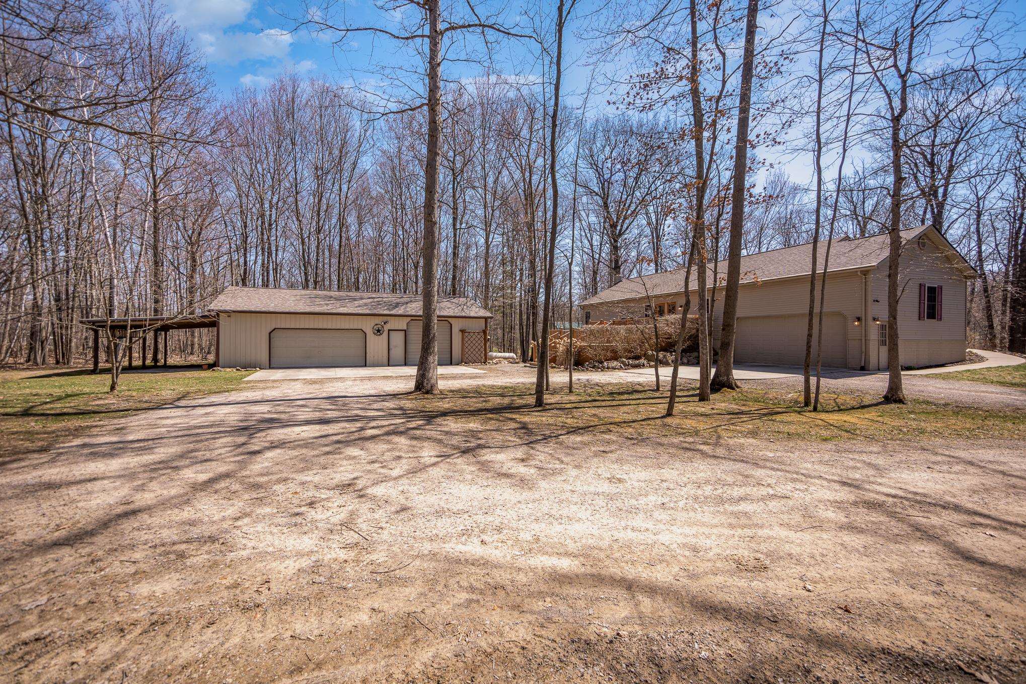 556 West Stewart Road Midland, MI 48640 - Photo 28 of 32