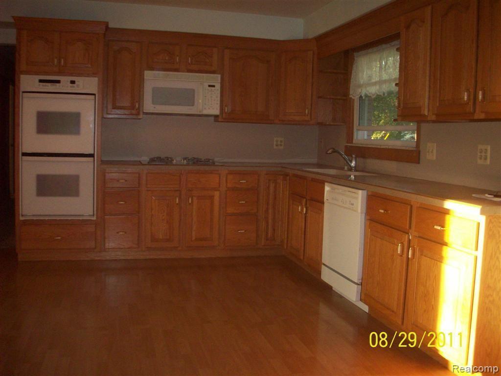 38570 Radde Street Clinton Township, MI 48036 - Photo 4 of 12 129_0436 (Large)